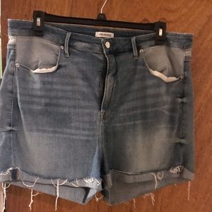 Good American brand denim shorts in sz 22